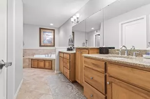 7021 Waterstone Ln, Woodbury, MN 55125 - Photo 18