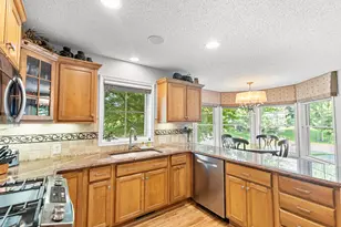 7021 Waterstone Ln, Woodbury, MN 55125 - Photo 6