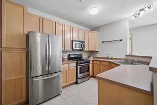 820 Emerald St, Saint Paul, MN 55114 - Photo 8