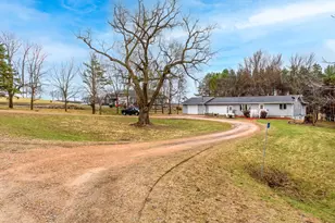 11841 W 250Th St, Belle Plaine, MN 56011 - Photo 2