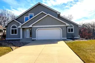 2235 Baihly Hills Dr SW, Rochester, MN 55902 - Photo 2