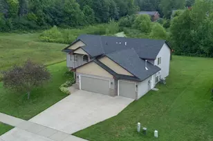 929 Farmers Rdg Trl, Belle Plaine, MN 56011 - Photo 1