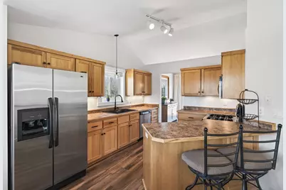 929 Farmers Ridge Trail, Belle Plaine, MN 56011 - Photo 4