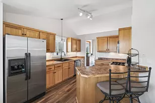 929 Farmers Rdg Trl, Belle Plaine, MN 56011 - Photo 4