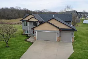 929 Farmers Rdg Trl, Belle Plaine, MN 56011 - Photo 1