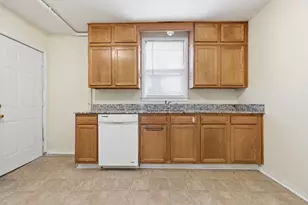 1070 21st Ave SE, Minneapolis, MN 55414 - Photo 4