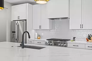 25460 Park Ln, Excelsior, MN 55331 - Photo 10