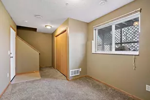 2892 Clover Ridge Dr, Chaska, MN 55318 - Photo 12