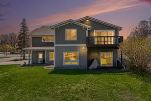 100 Peninsula Rd, Medicine Lake, MN 55441 - Photo 2