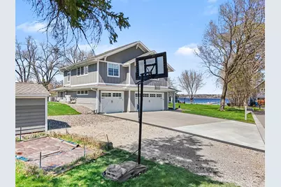 100 Peninsula Road, Medicine Lake, MN 55441 - Photo 8