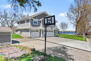 100 Peninsula Rd, Medicine Lake, MN 55441 - Photo 8