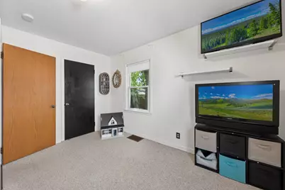 402 Jefferson Avenue S, Hopkins, MN 55343 - Photo 8