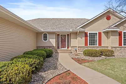 3001 Edward Street, Maplewood, MN 55109 - Photo 6