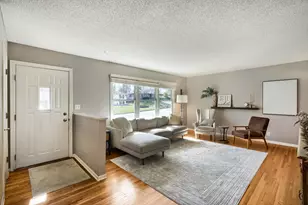 8605 Poplar Bridge Curve, Bloomington, MN 55437 - Photo 4