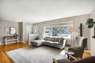 8605 Poplar Bridge Curve, Bloomington, MN 55437 - Photo 6