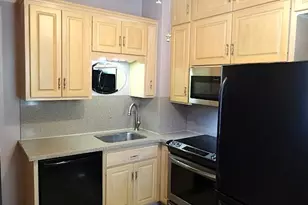 248 Winona St W, West Saint Paul, MN 55118 - Photo 10