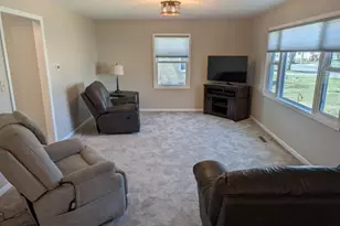 400 9th St SW, Wells, MN 56097 - Photo 14