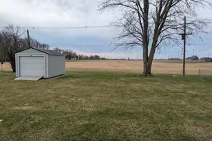 400 9th St SW, Wells, MN 56097 - Photo 6