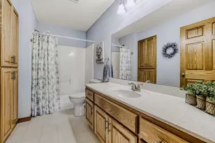 6236 Creekview Ln N, Brooklyn Park, MN 55443 - Photo 16