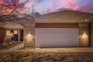 6236 Creekview Ln N, Brooklyn Park, MN 55443 - Photo 2