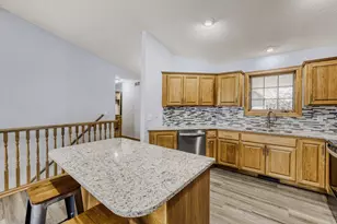 6236 Creekview Ln N, Brooklyn Park, MN 55443 - Photo 10