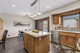 295 Oak Hill Dr, Shoreview, MN 55126 - Photo 2