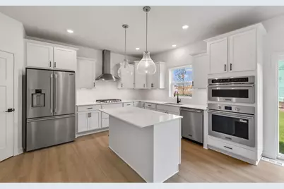 677 Sierra Parkway, Waconia, MN 55387 - Photo 2