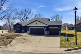 727 Garden Pl, Sauk Rapids, MN 56379 - Photo 6