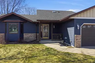 727 Garden Pl, Sauk Rapids, MN 56379 - Photo 6