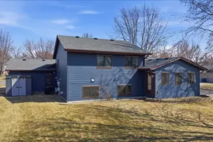 727 Garden Pl, Sauk Rapids, MN 56379 - Photo 10