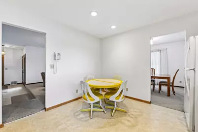 8706 Westwind Circle, Eden Prairie, MN 55344 - Photo 12