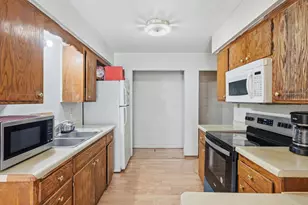 1561 Clarence St, Saint Paul, MN 55106 - Photo 8