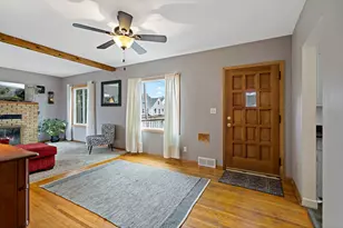 895 Hoyt Ave W, Saint Paul, MN 55117 - Photo 4