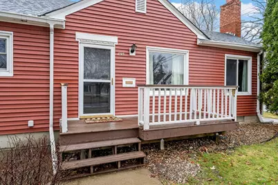 895 Hoyt Avenue W, Saint Paul, MN 55117 - Photo 2