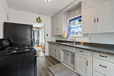 895 Hoyt Avenue W, Saint Paul, MN 55117 - Photo 10