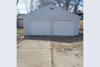 120 4th Avenue NE, Waseca, MN 56093 - Photo 2