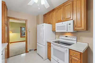 824 Elm Street, Hudson, WI 54016 - Photo 16