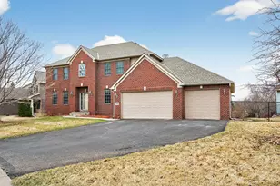 10385 Yates Dr N, Brooklyn Park, MN 55443 - Photo 2