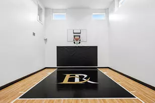 9236 Red Oak Trl, Woodbury, MN 55129 - Photo 4