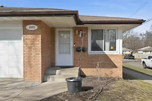 1563 Clarence St, Saint Paul, MN 55106 - Photo 1