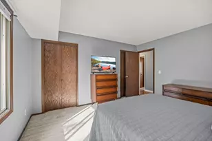 6601 Cherokee Ln N, Brooklyn Park, MN 55428 - Photo 10