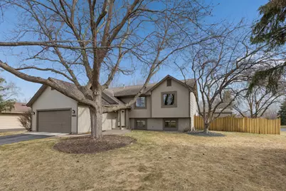8444 Underwood Lane N, Maple Grove, MN 55369 - Photo 2
