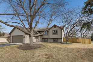8444 Underwood Ln N, Maple Grove, MN 55369 - Photo 2