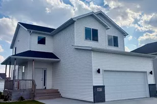 6797 28th St S, Fargo, ND 58104 - Photo 2
