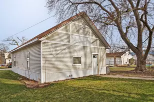 411 2nd St, Lyle, MN 55953 - Photo 4