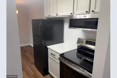 2801 Flag Avenue N #323, New Hope, MN 55427 - Photo 2