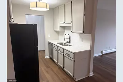 2801 Flag Avenue N #323, New Hope, MN 55427 - Photo 4