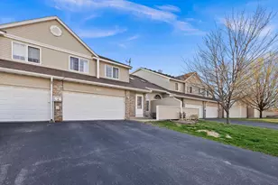 1102 Black Oak Dr, New Brighton, MN 55112 - Photo 2