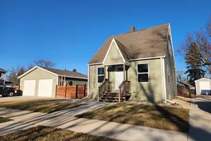 515 5th Ave SW, Pipestone, MN 56164 - Photo 1