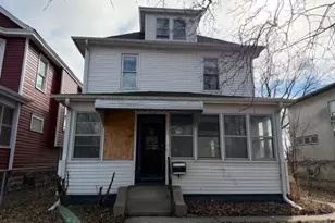 658 Edmund Ave, Saint Paul, MN 55104 - Photo 1